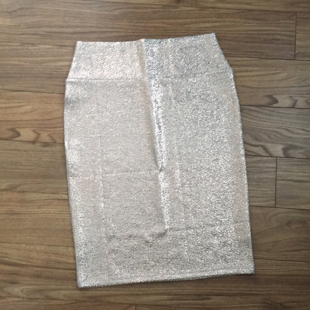 Lularoe Cassie Rose Gold Skirt 💕